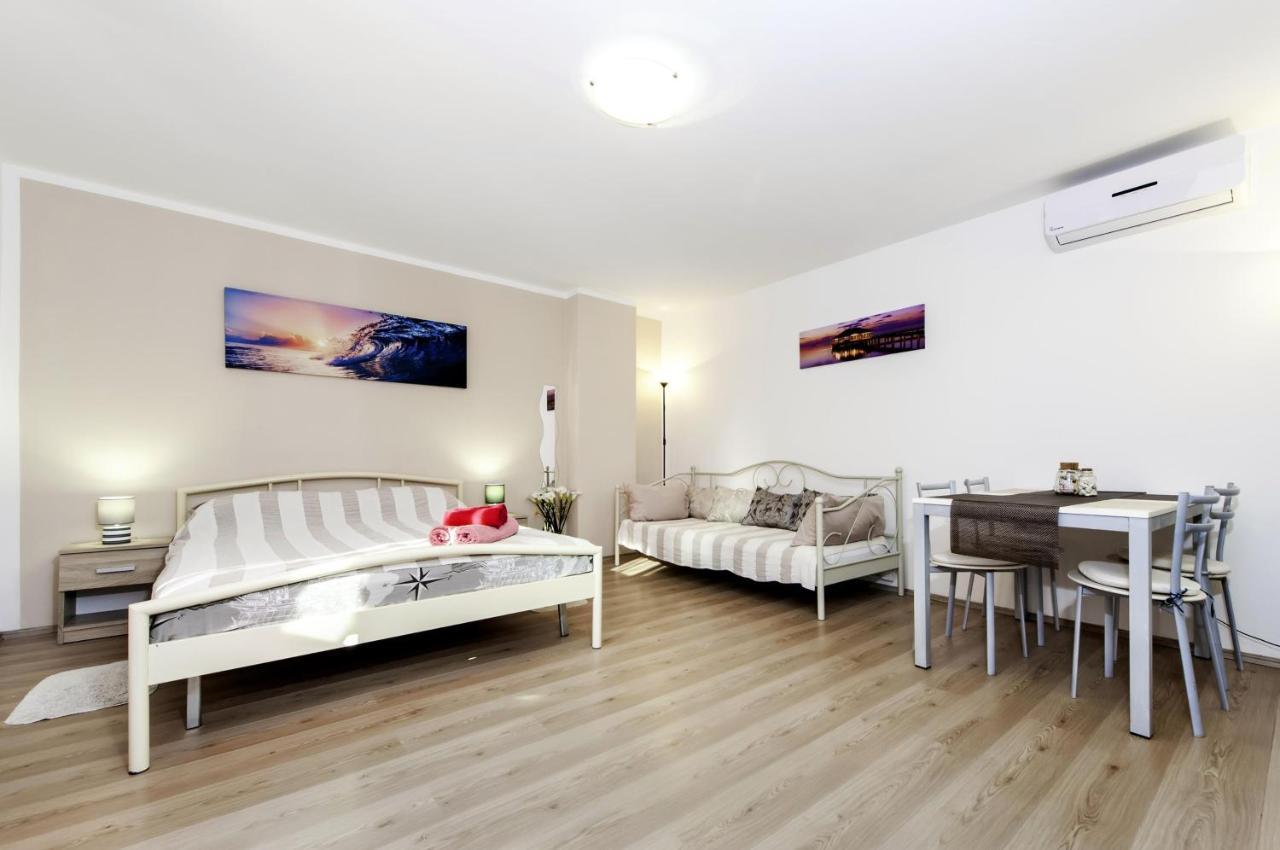 Studio Sony Rovinj Buitenkant foto