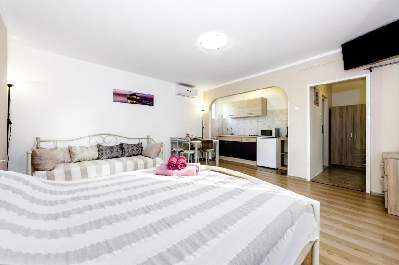 Studio Sony Rovinj Buitenkant foto